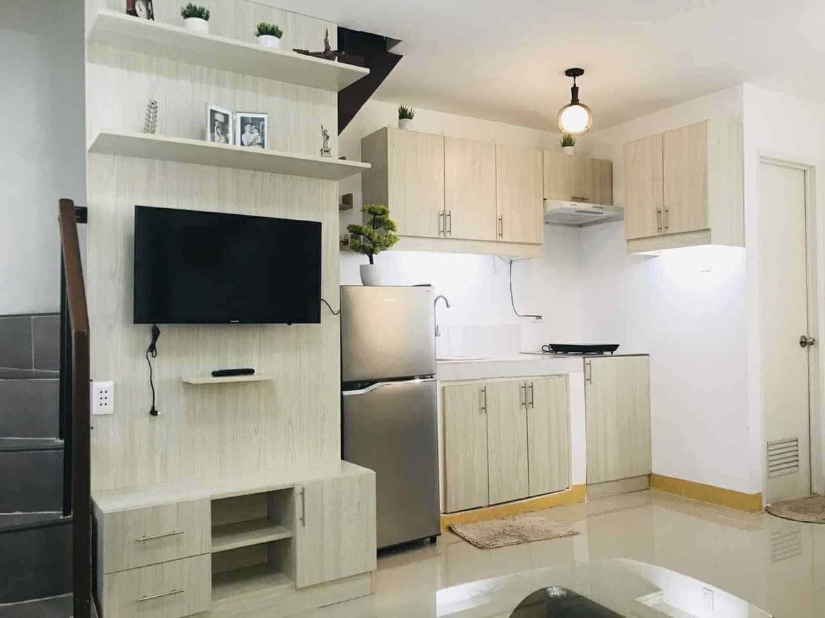 Semi-Furnished 2-storey House for Long term Rent: move in ready! - photo 1
