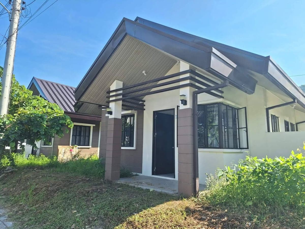 BRAND NEW HOUSE - photo 1