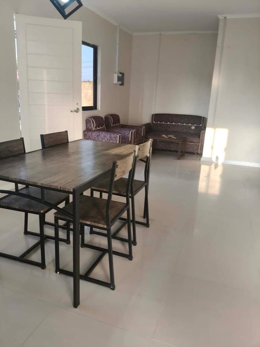 🏡Semi-Furnished House for Rent - photo 1