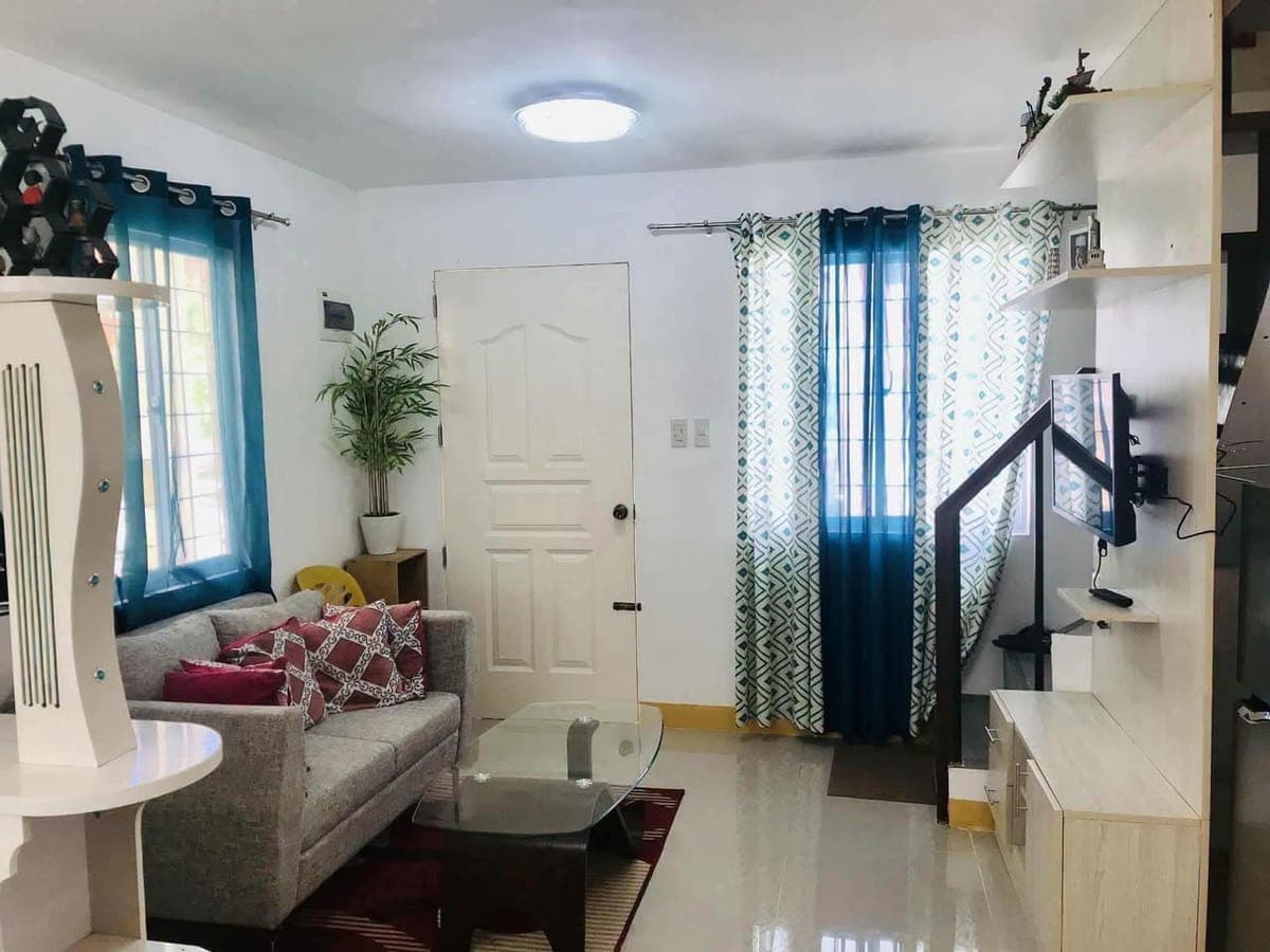 Semi-Furnished 2-storey House for Long term Rent: move in ready! - photo 1