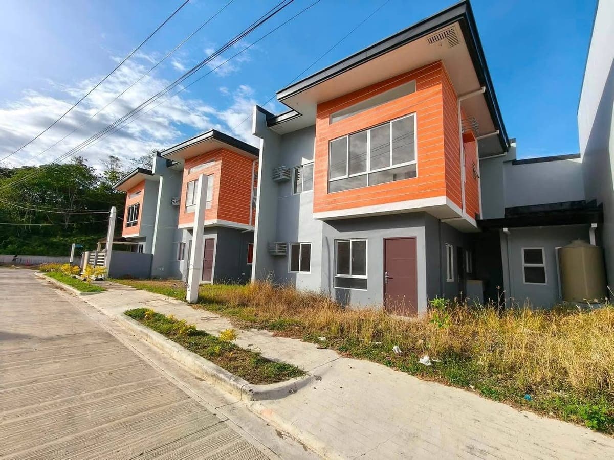 🏡  2-Storey House for Rent ‼️ - photo 1