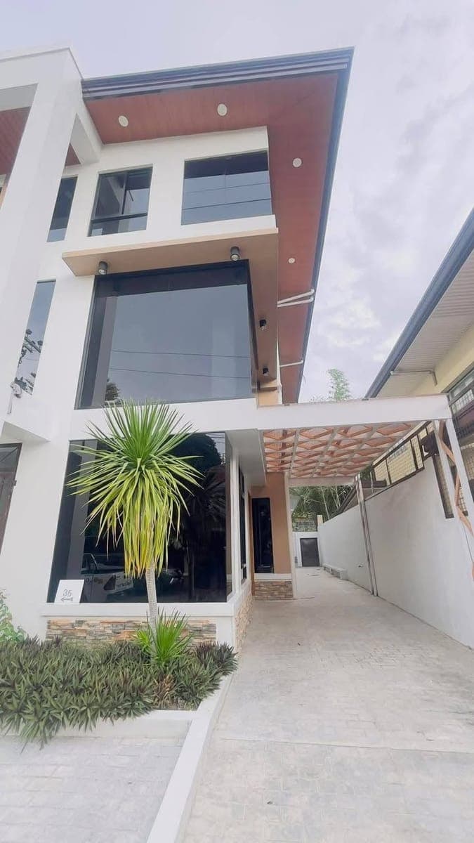 3 Storey Apartment for Rent 🏡 - photo 1