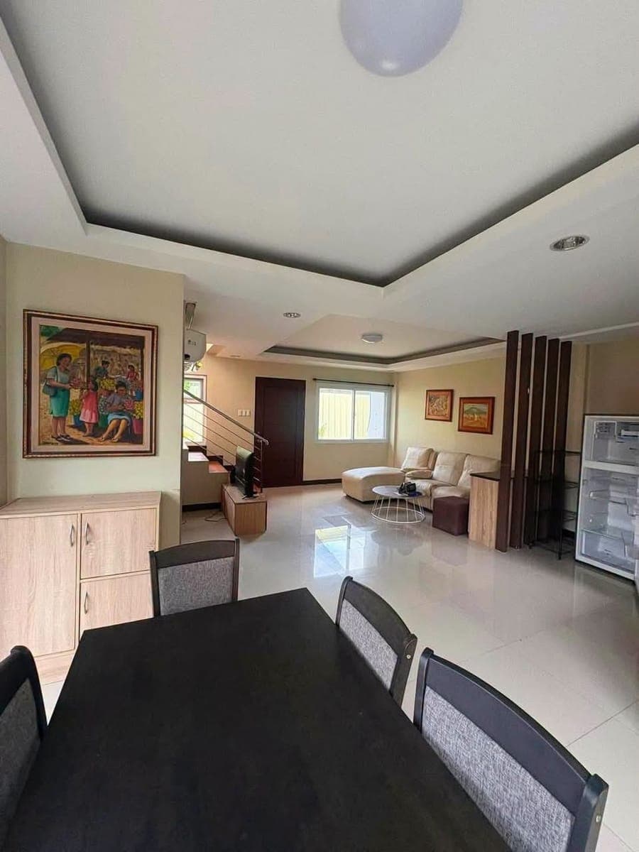 🏡 DIRECT LISTING | 2-Bedroom Townhouse for Rent - photo 2