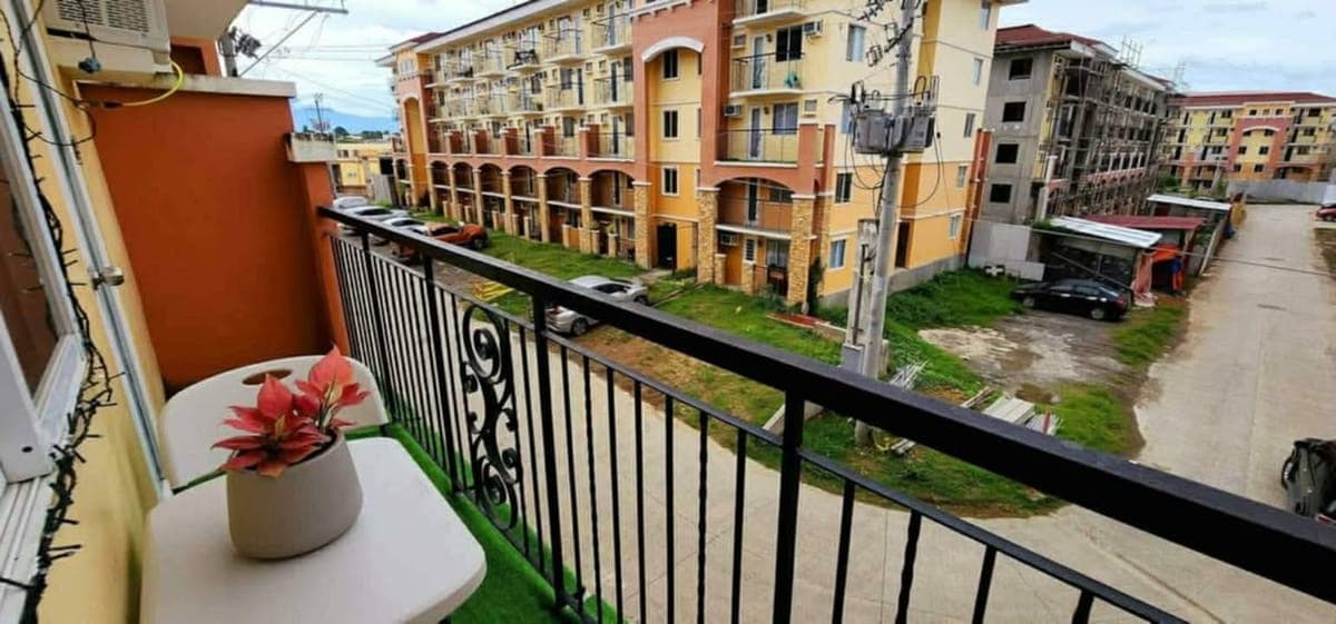 🏢AREZZO PLACE DAVAO – Fully Furnished 1BR Unit - photo 2