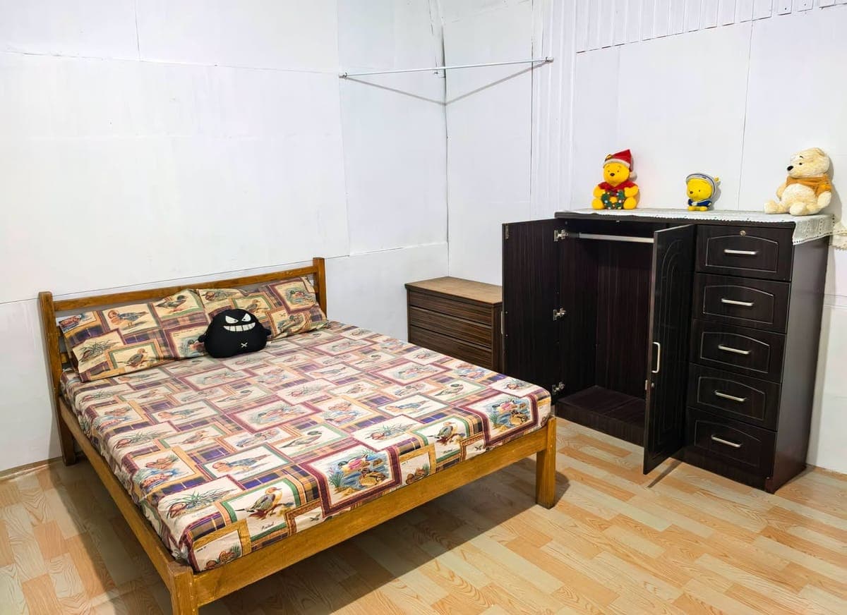 Large Room For Rent - photo 1