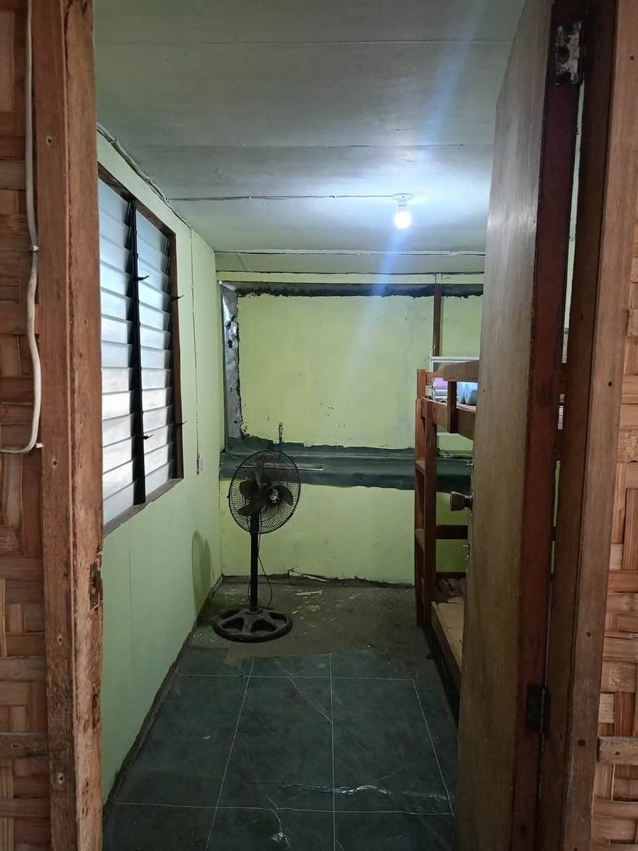 Simple room for rent with sink inside - photo 2