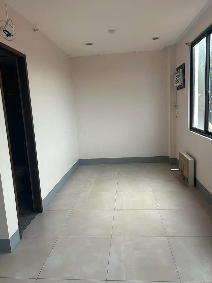 1 UNIT LEFT FOR RENT‼️ ROOM GOOD FOR 3-4‼️ - photo 2