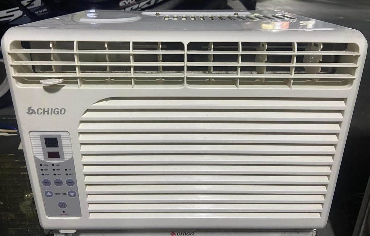 Moving Out Sale Aircon from Apartment Unit - photo 1
