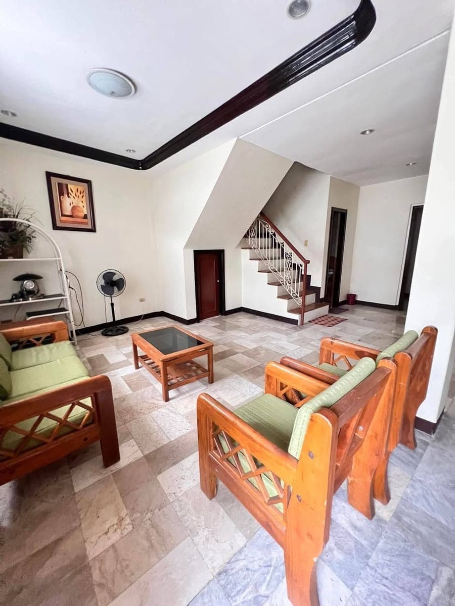 New Listing! - photo 1