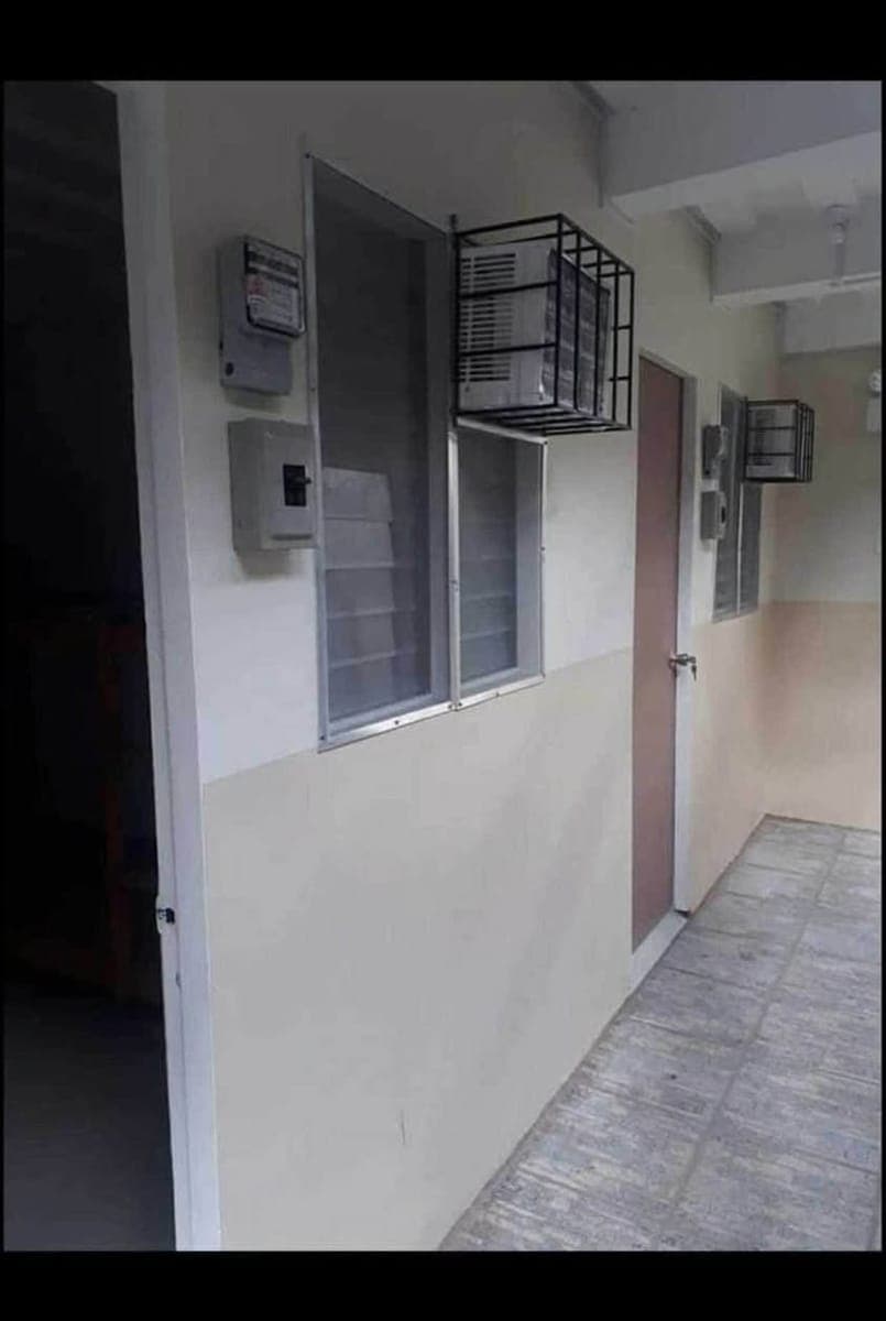 Blue building - photo 1