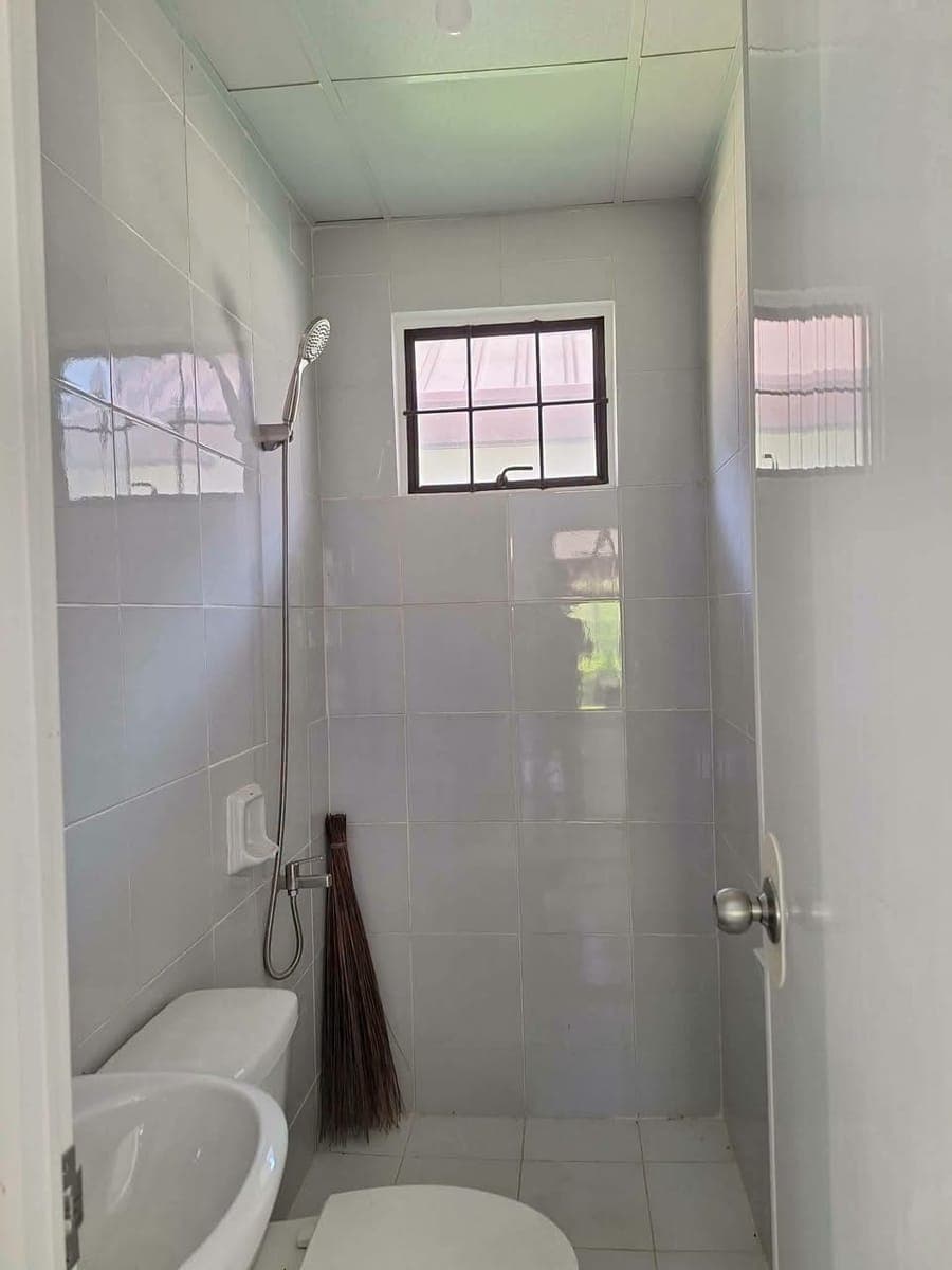 BRAND NEW HOUSE - photo 4