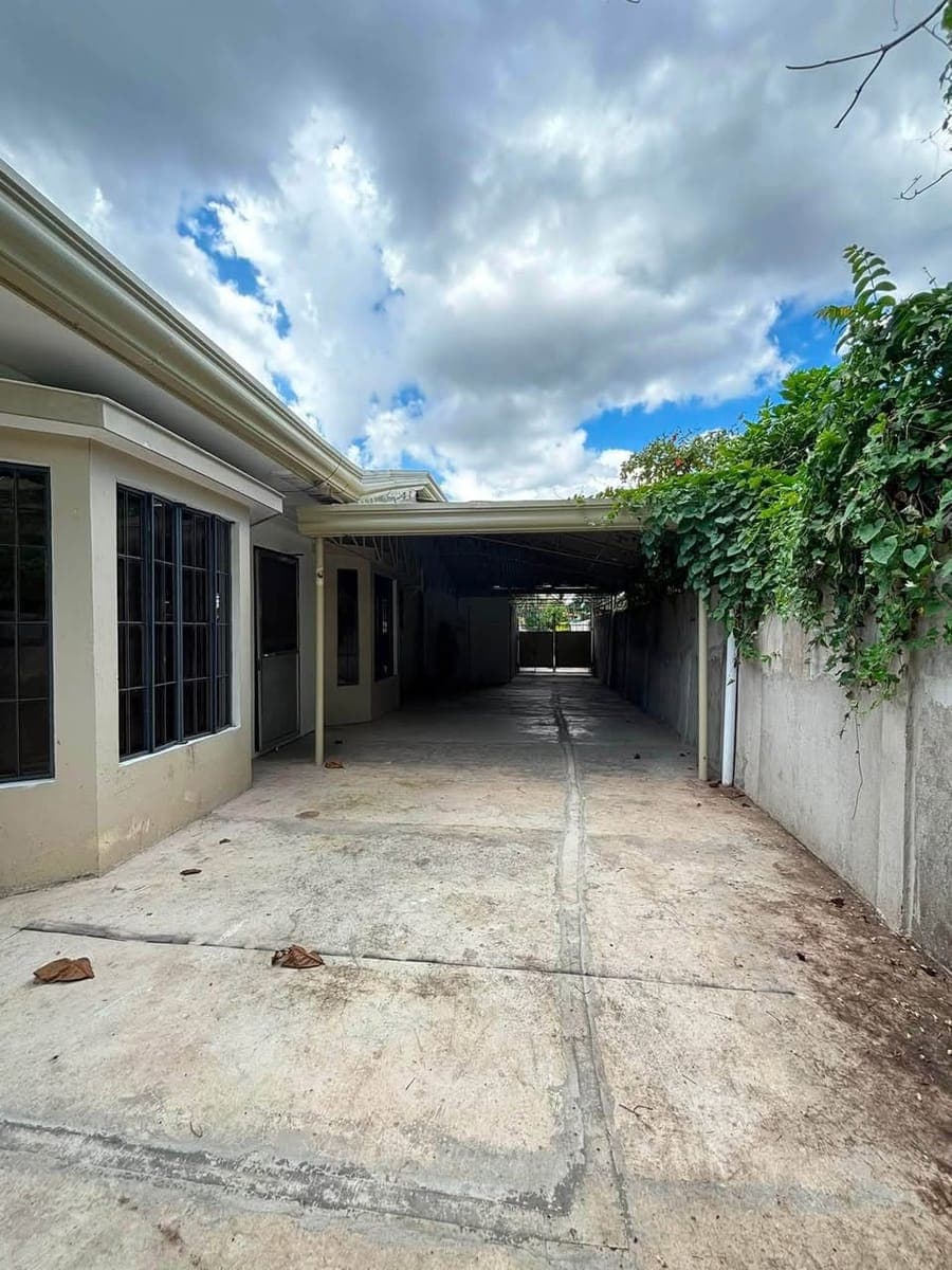 FOR RENT – Spacious 4-Bedroom House in Matina, Davao City - photo 2