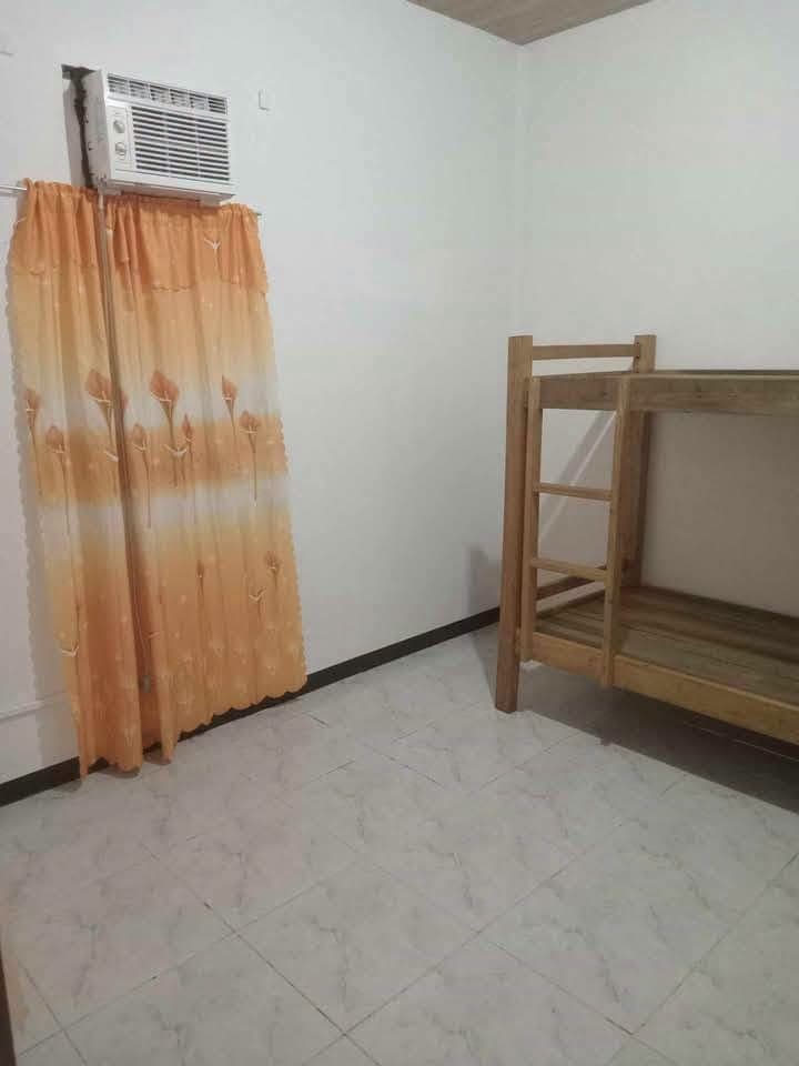 Room For Rent with Aircon - photo 1