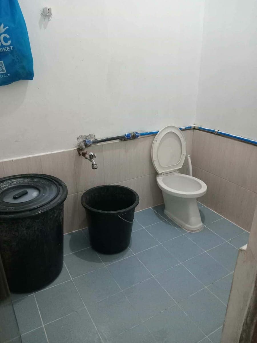 Room For Rent with Aircon - photo 4