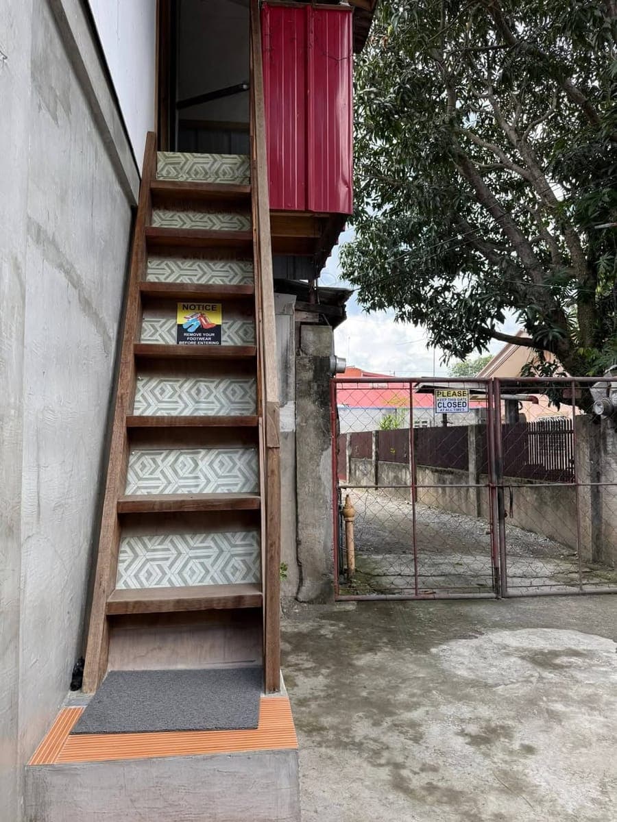 ROOM FOR RENT (Female Only) - photo 1