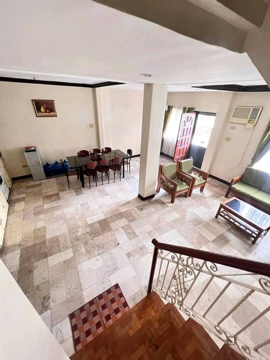 New Listing! - photo 3