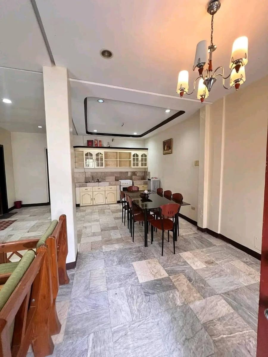New Listing! - photo 4