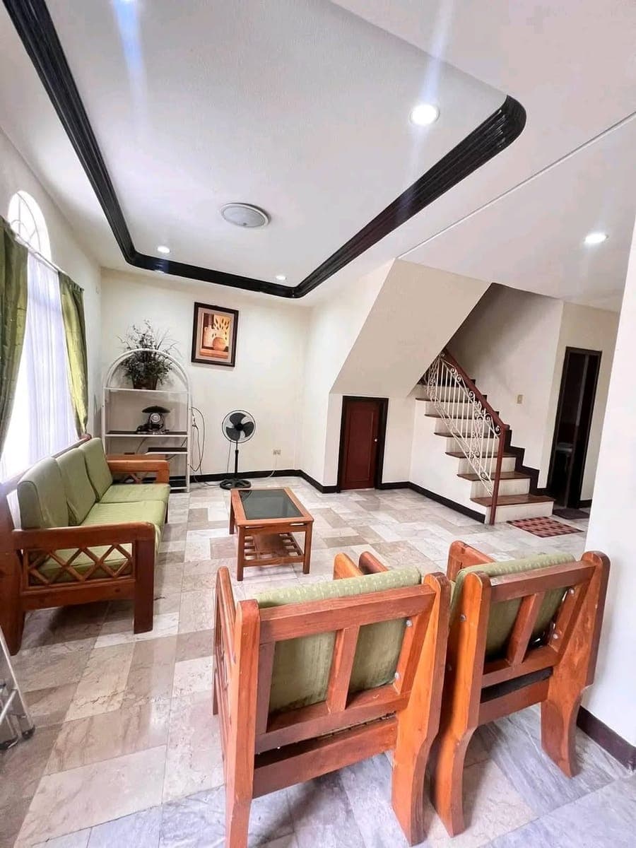 New Listing! - photo 5