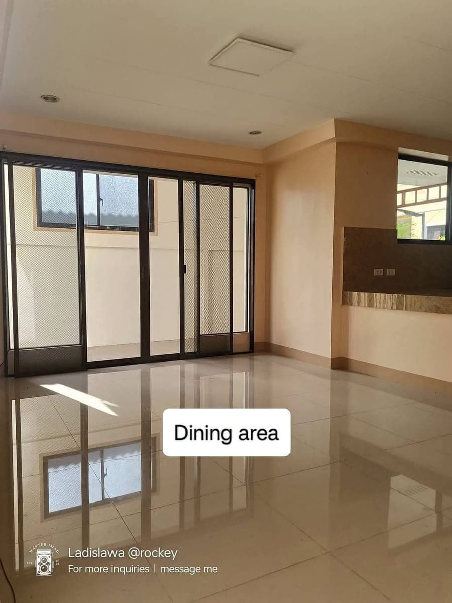 New Listing! - photo 2