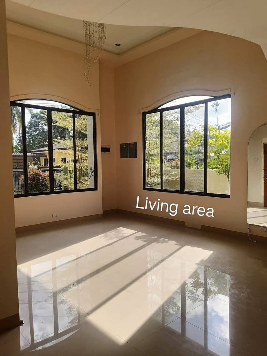 New Listing! - photo 3
