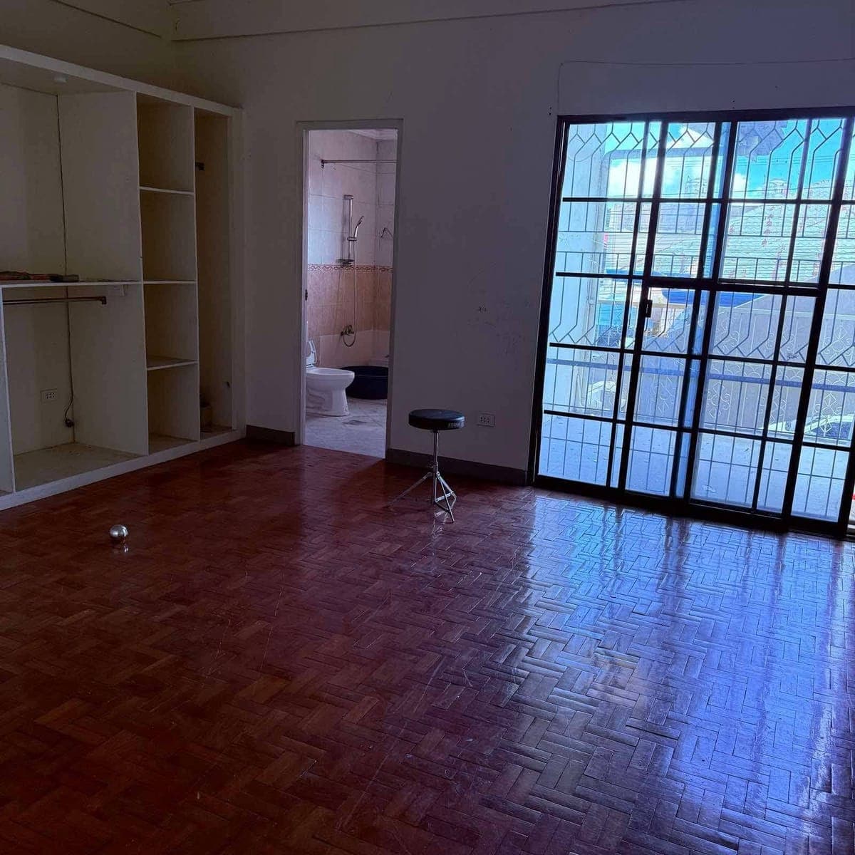 New Burgos Obrero Apartment for ladies - photo 2