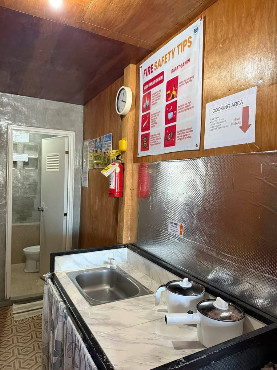 ROOM FOR RENT (Female Only) - photo 4
