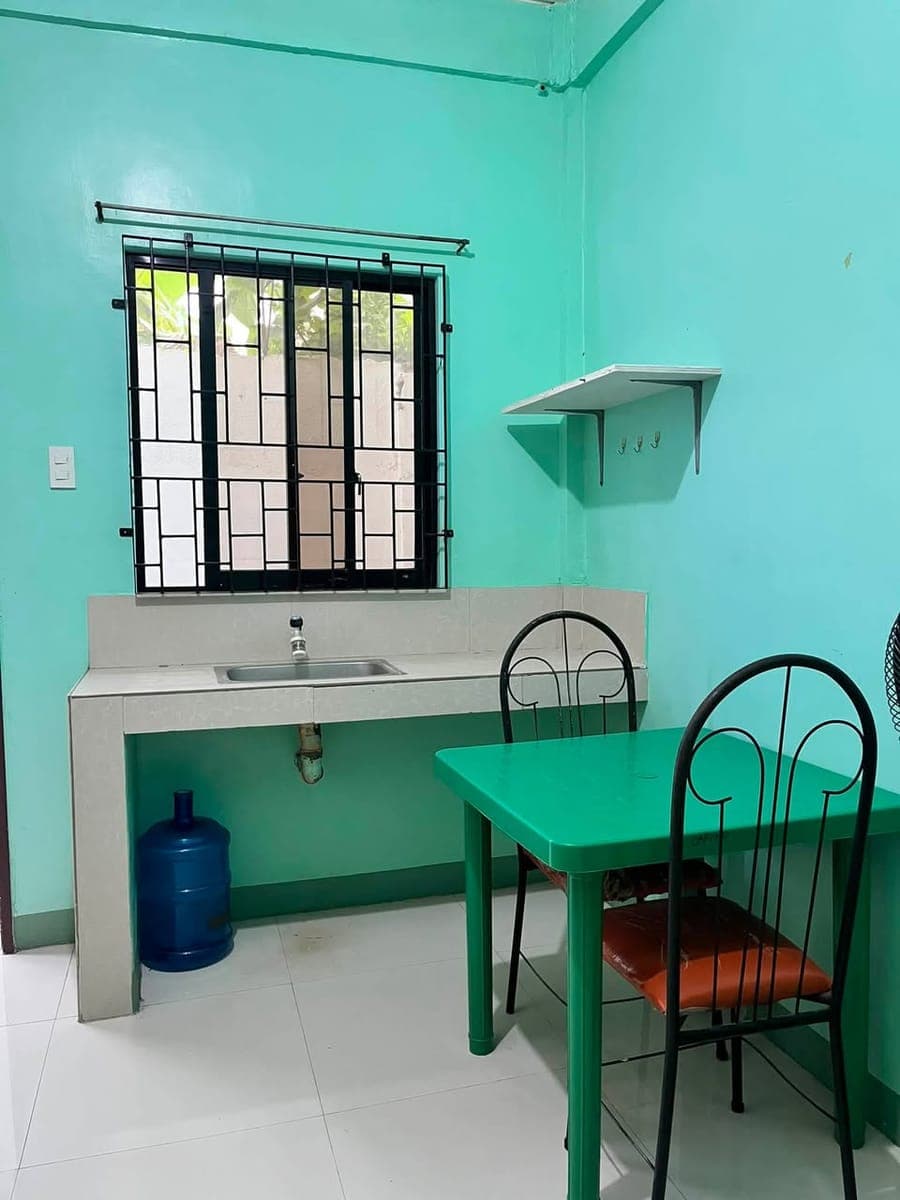 STUDIO TYPE ROOM FOR RENT ! - photo 4