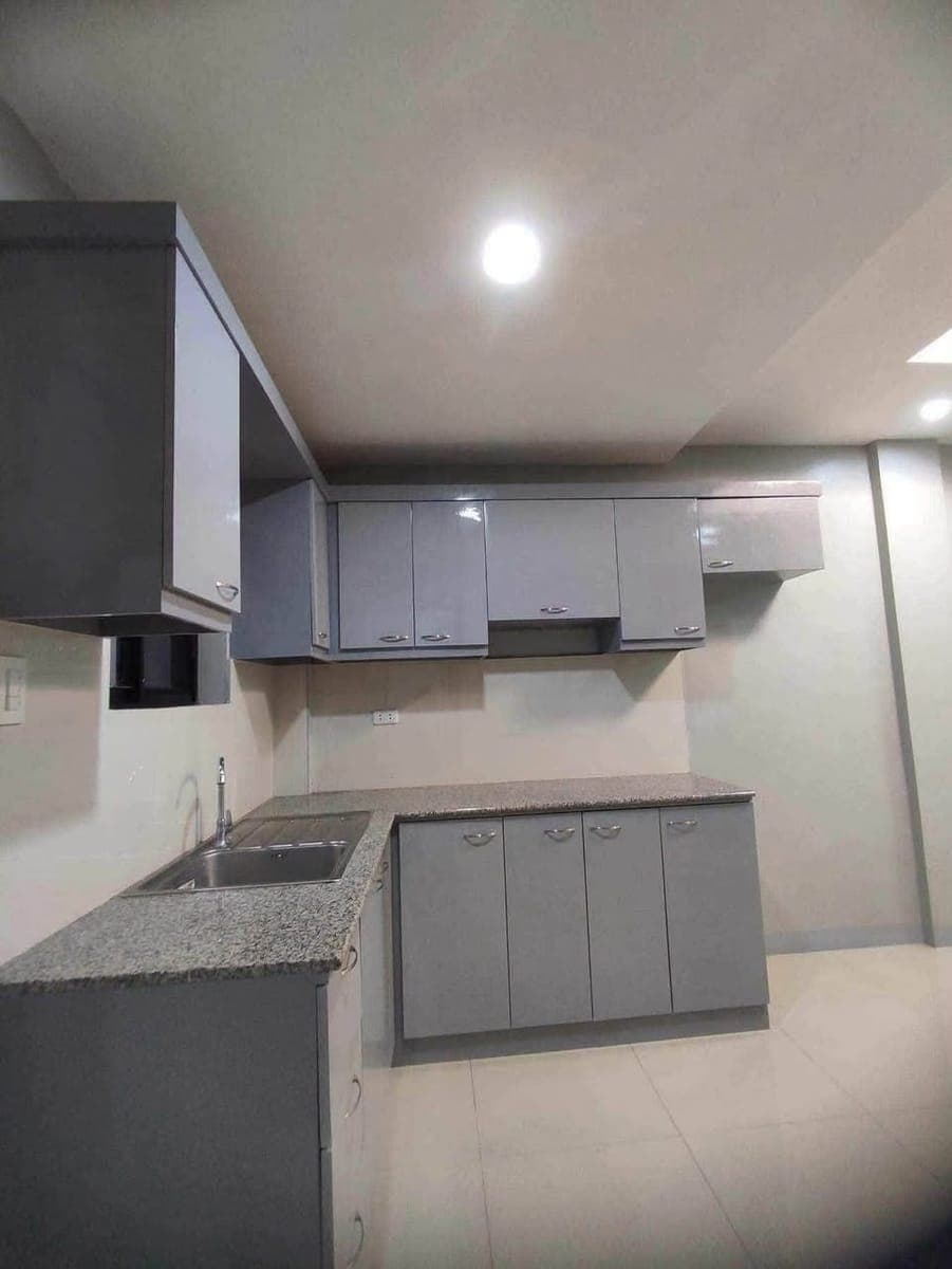 🏡OBRERO PALM VILLAGE 2-STOREY APARTMENT FOR RENT‼️🤩25K ONLY/ BARE UNIT🤩 - photo 3