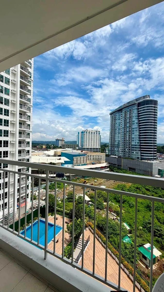Patio Suites Tower One with Balcony – Fully Furnished 1-Bedroom Unit for Assume or Long Term Rent - photo 5