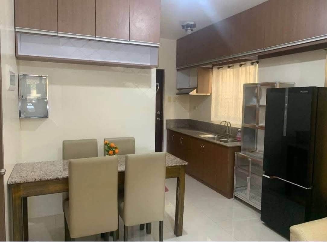 💫Clean,  modern and ready to move-in. - photo 3