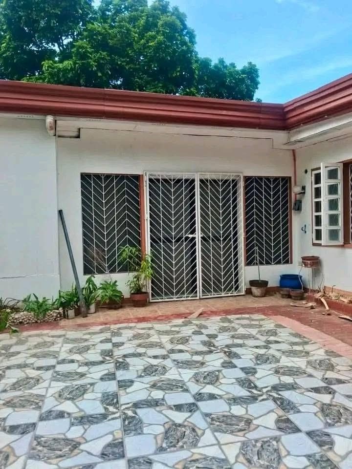 🏡 LADISLAWA BUNGALOW HOUSE FOR RENT ‼️ SEMI- FURNISHED/ 4BEDROOM/WIDE PARKING SPACE🥰 - photo 4