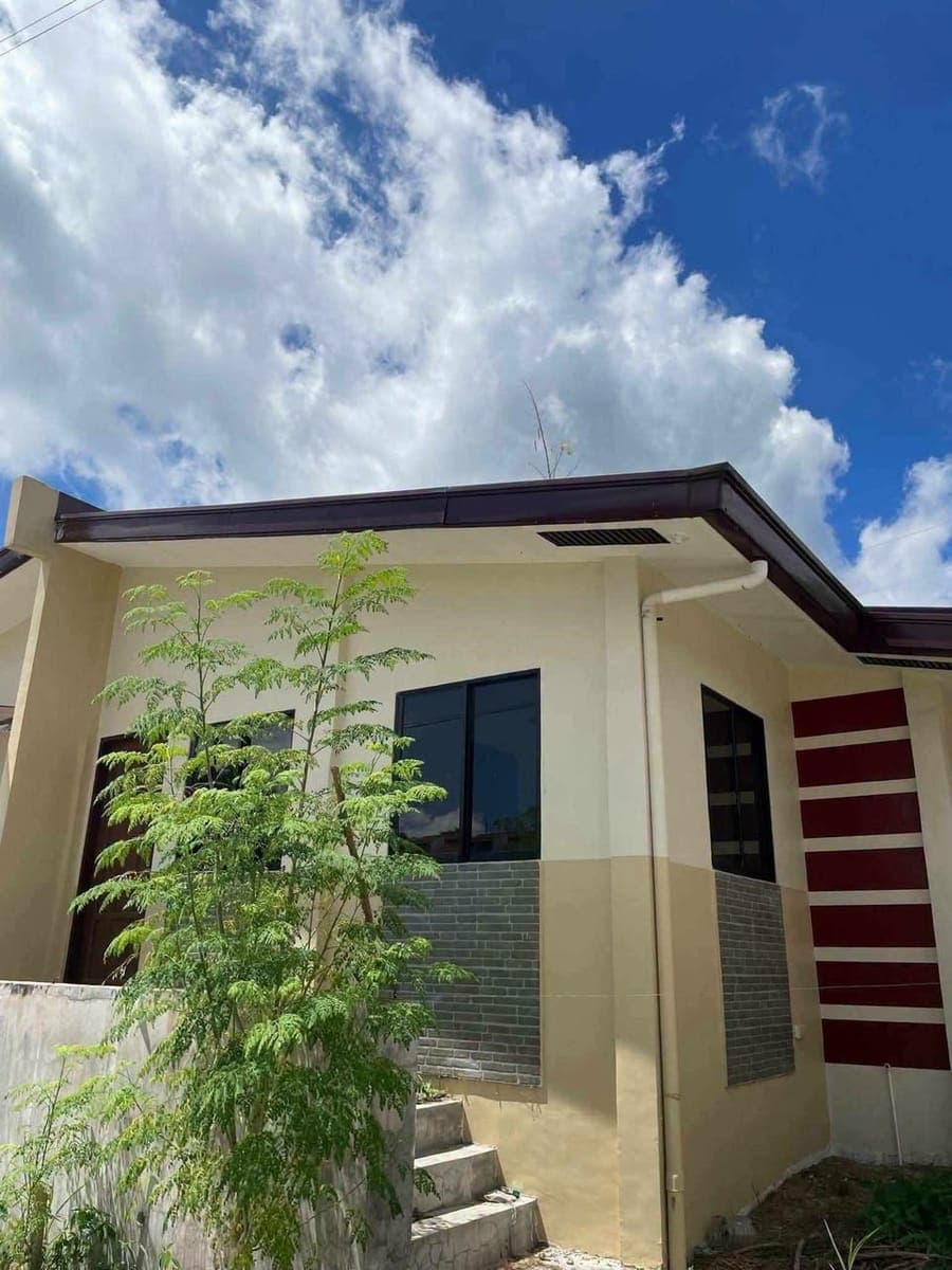 🏡House For rent 8k lang sa Indangan - photo 1