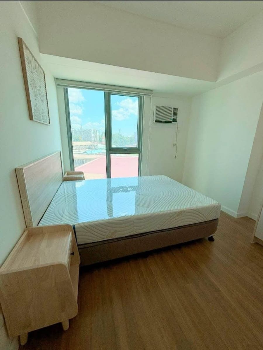 🏙️ NOW AVAILABLE – Fully Furnished 1-Bedroom Corner Unit with Parking at Patio Suites Abreeza! 🏙️ - photo 4