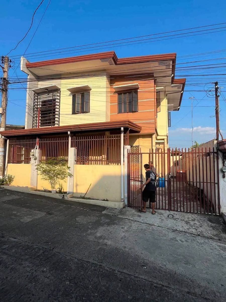 New Listing! - photo 1