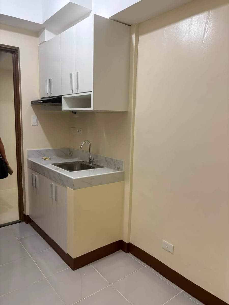 Studio Unit for Rent at Vivaldi (Bare) - photo 2