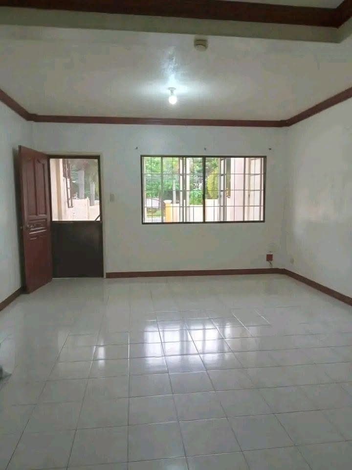 New Listing - photo 4