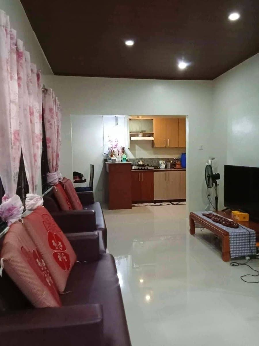 🍁 FULLY FENCED HOUSE — LONG TERM RENTAL 🍁 - photo 3