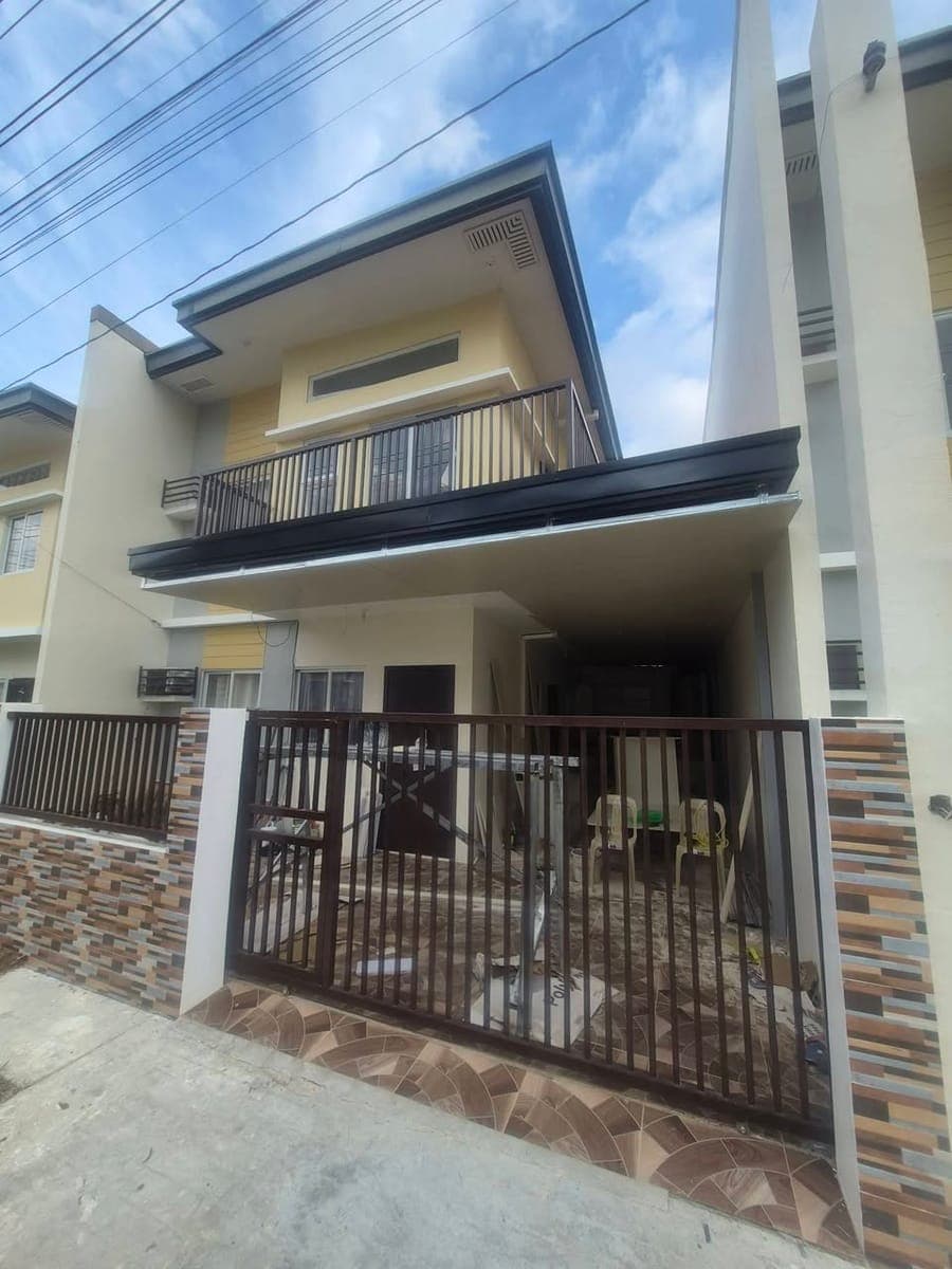 New Direct Listing‼️ - photo 1