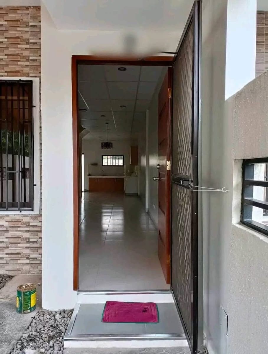 🏡 CENTRAL BANGKAL 2-Storey Townhouse For Rent ‼️ 2BEDROOM /BARE UNIT w/ Garage🥰 - photo 1