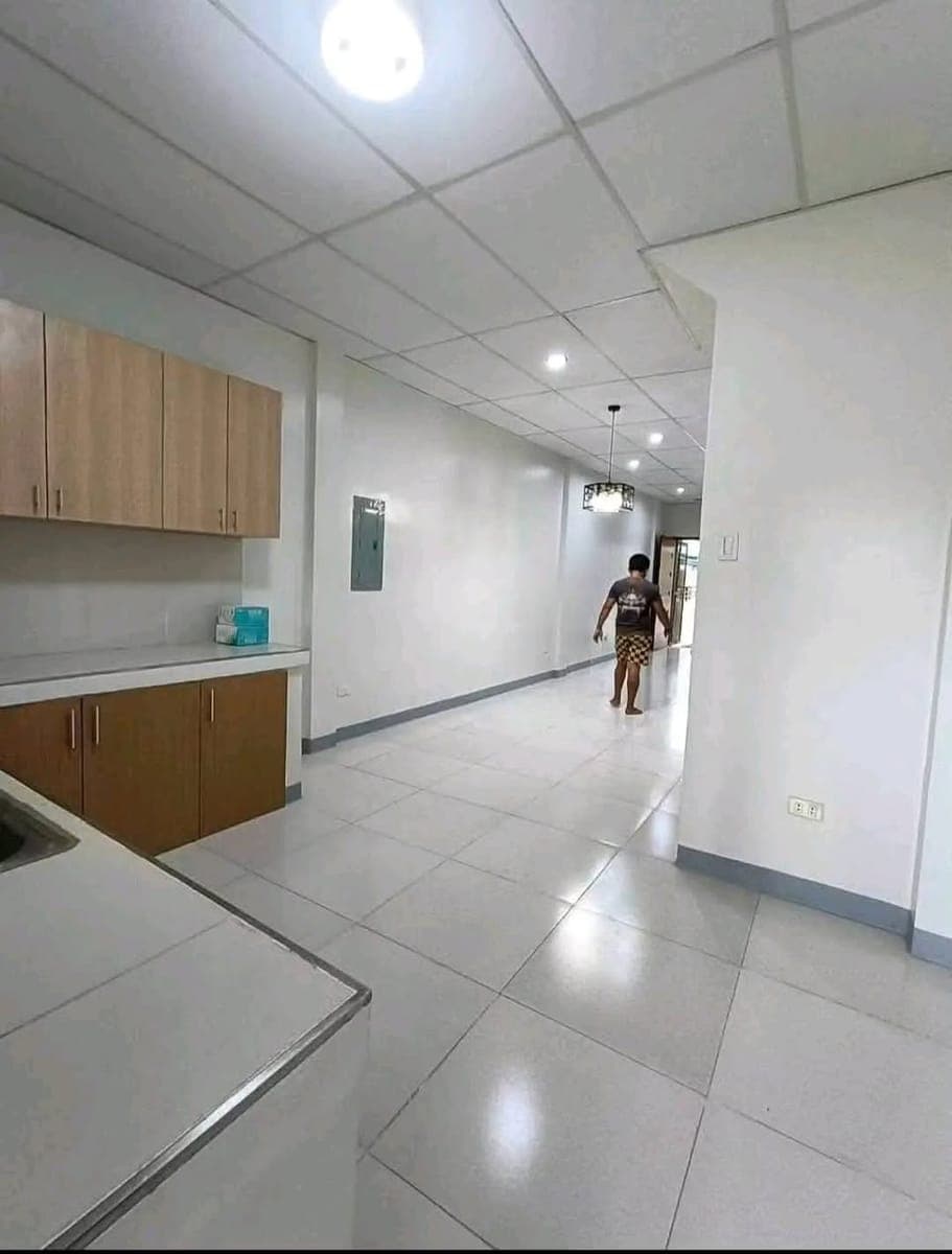 🏡 CENTRAL BANGKAL 2-Storey Townhouse For Rent ‼️ 2BEDROOM /BARE UNIT w/ Garage🥰 - photo 2
