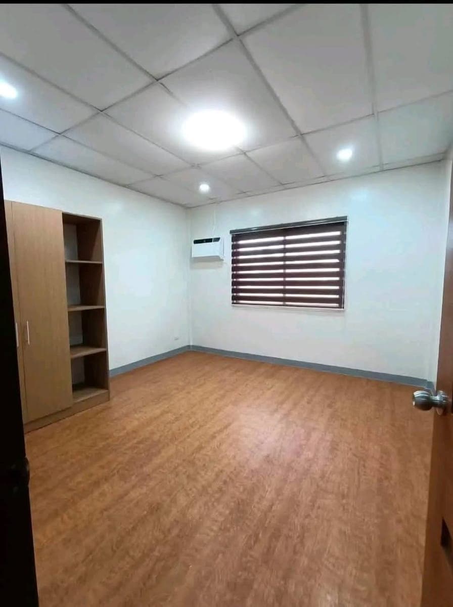 🏡 CENTRAL BANGKAL 2-Storey Townhouse For Rent ‼️ 2BEDROOM /BARE UNIT w/ Garage🥰 - photo 3