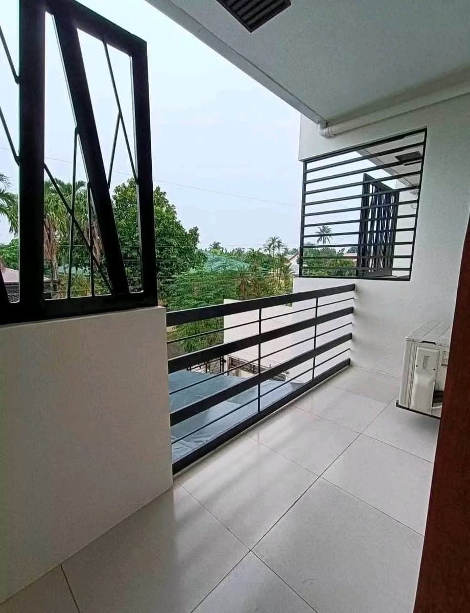 🏡 CENTRAL BANGKAL 2-Storey Townhouse For Rent ‼️ 2BEDROOM /BARE UNIT w/ Garage🥰 - photo 5