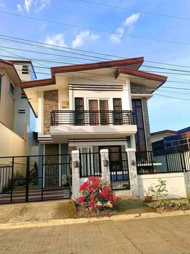 🏡ILLUMINA ESTATES COMMUNAL 2-STOREY HOUSE FOR RENT ‼️ FULLY-FURNISHED/4BEDROOMS 🥰🥰 - photo 1