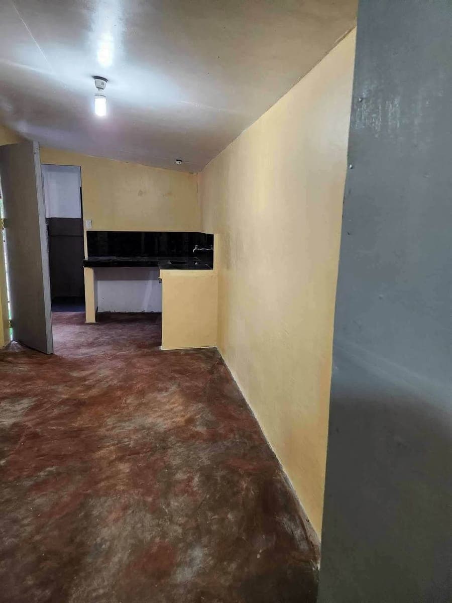 studio/room for rent located at suraya cabantian - photo 3