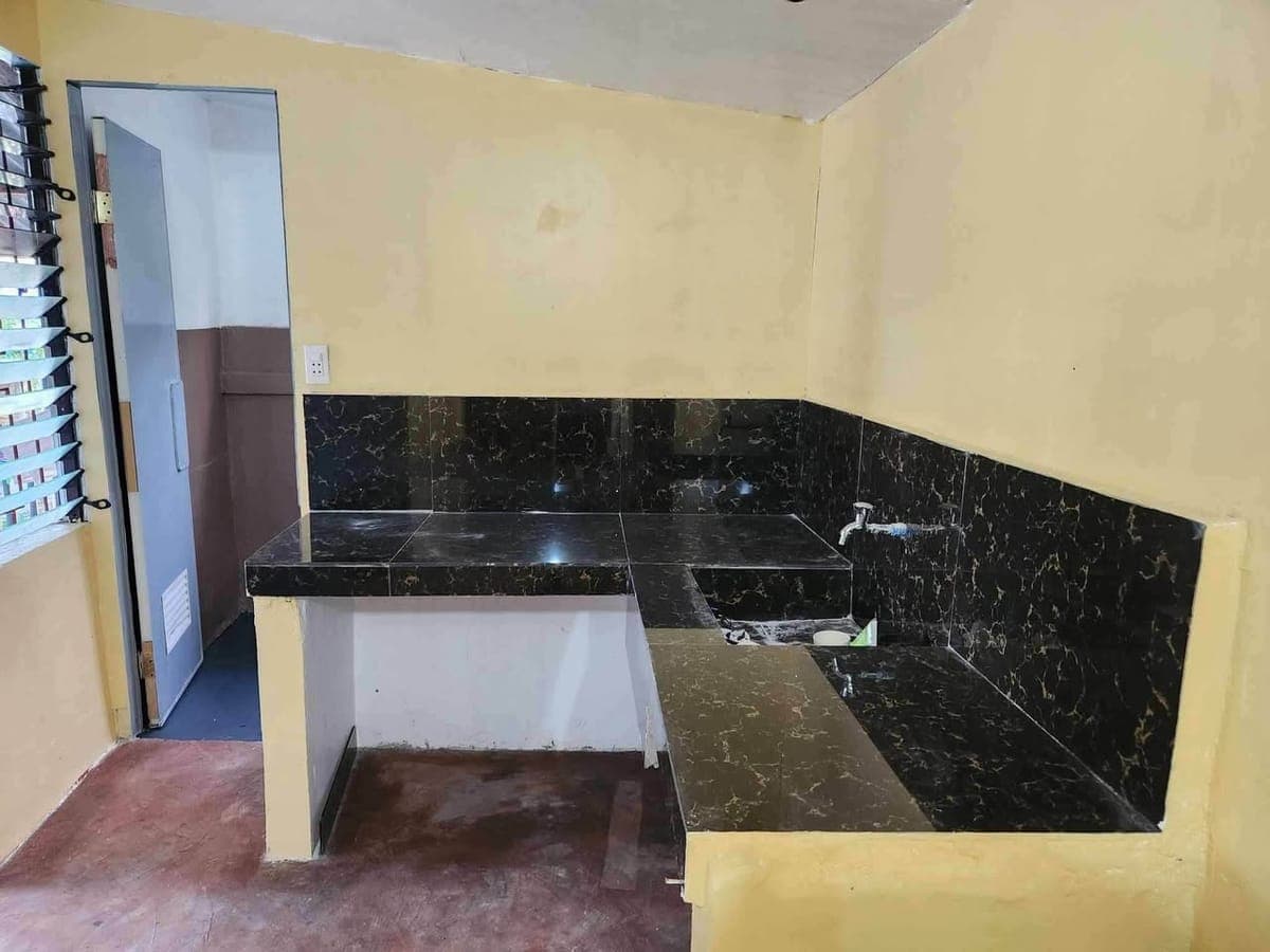 studio/room for rent located at suraya cabantian - photo 4