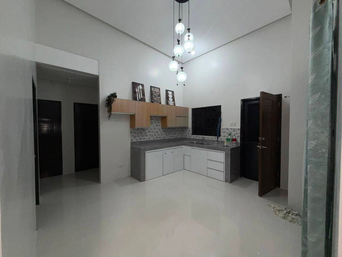 💰 Monthly Rent: ₱27,000 (HOA dues included) - photo 4