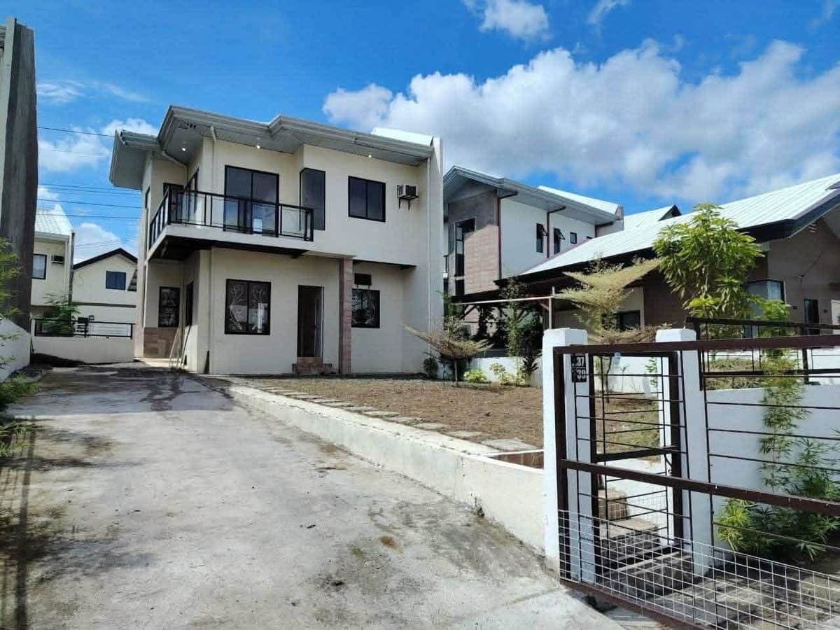 HOUSE FOR RENT PRESTIGE CABANTIAN 22K - photo 4