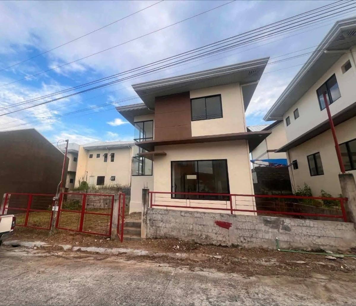 New Listing - photo 1