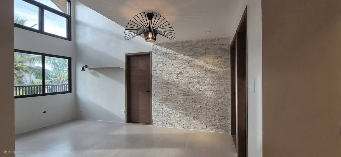 New Listing - photo 3