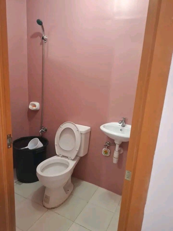 2 storey townhouse rent - photo 3